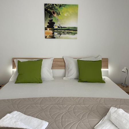Relaxing Bucharest Airport Residences & Therme-Self Check-In Otopeni Buitenkant foto